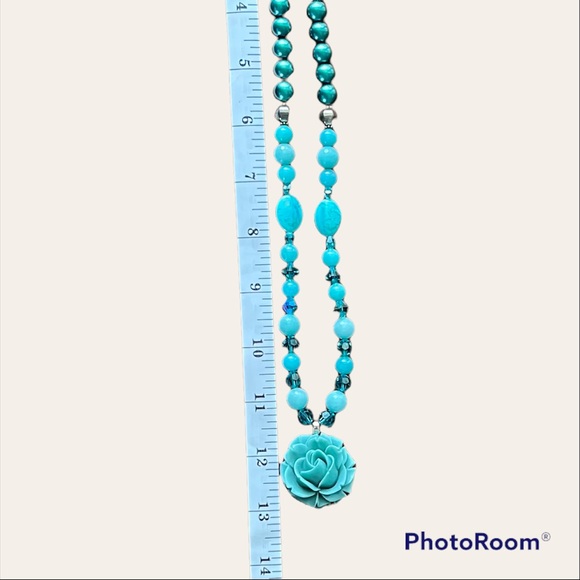 Handmade teal necklace with rose pendant. - Picture 3 of 4
